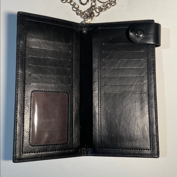 Goth Chain Wallet - Picture 4 of 6